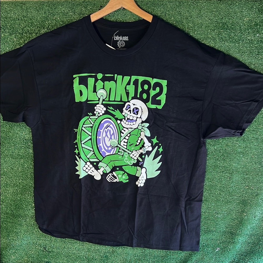 Blink-182 Neon Skeleton Drum Graphic Tee - Black & Green